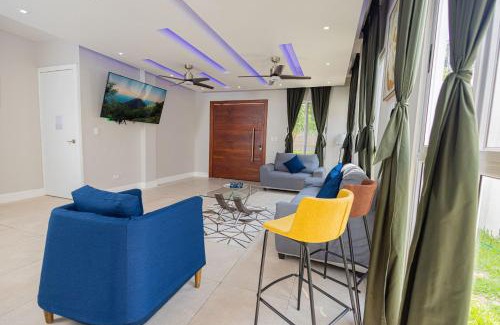 Santa Ana House | Perfect for Families and Friends Guanaco House, Hot water, Wifi, Air conditioning