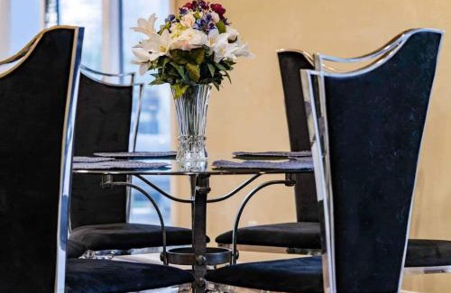 Sonoma House | Perfect for larger groups