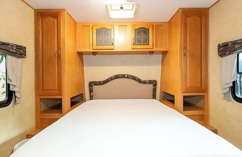 Miller Beach Hotel | Pet-Friendly 2BR Camper with Fire Pit and Grill