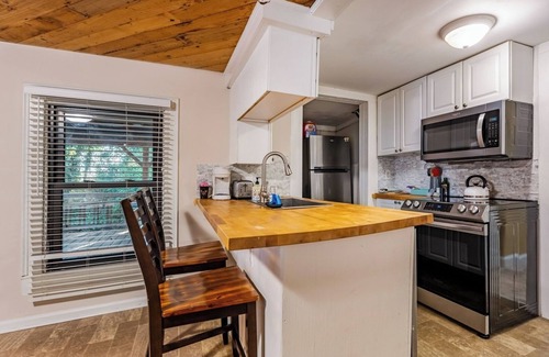 Cary House | Pet-Friendly 2BR Ranch w/WiFi & Parking by RTP