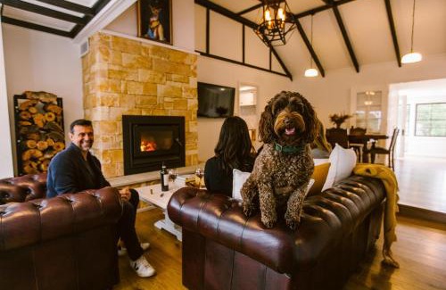 Bundanoon House | Pet-Friendly Highlands Home with Fireplace