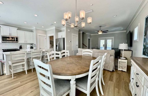 Orange Beach Cottage | Pet Friendly.Turtle's Nest at Summer Salt Sleeps 9