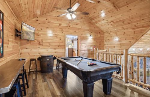 Pigeon Forge House | PF Plunge 4 Bedroom Cabin Private Indoor Pool Game Room Hot Tub Prime Location