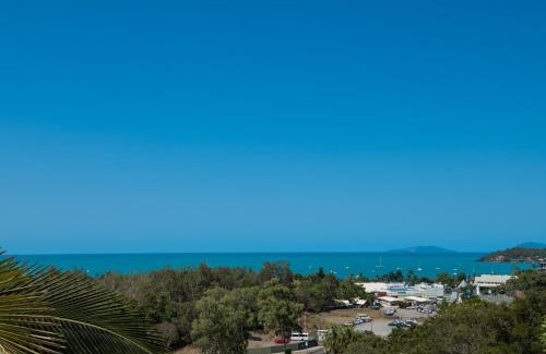 Airlie Beach Villa | Picture Perfect On Azure