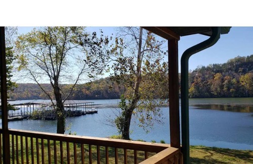 Branson Cabin | Pine Lakefront Lodge with Boat Slip