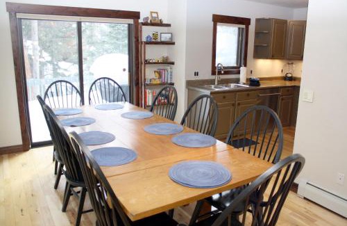 Warrior's Mark House | Pinecreek #E - 3 BR - Pool and Hot Tub Access - Close to Town - Shuttle to Slopes