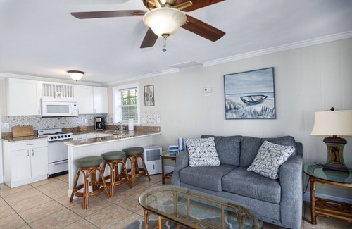 Ruskin Cottage | Pirate's Pointe Resort