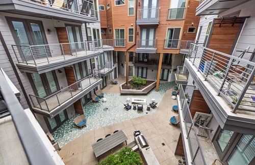 Waller Creek District Apartment | Placemakr Downtown Austin