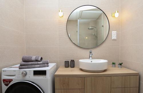 Balatonboglar Apartment | Platán Experience Apartman with lakeview