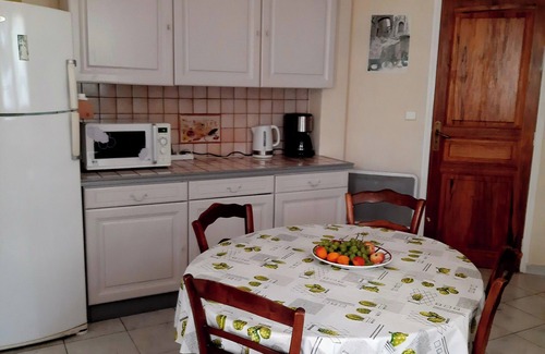 La Colline Villa | Pleasant villa with swimming pool and large garden in periphery of Montpellier