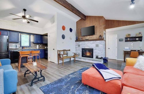Briar Crest Woods House | Pocono Cabin | Cozy | Hot Tub | Game Room