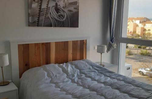 Leucate Apartment | Port Leucate : Superbe T3 Climatisé avec Terrasse, Parking, et Proche Plage - FR-1-727-21