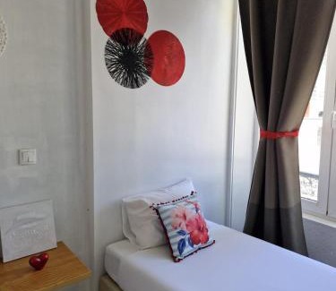 Campanha Apartment | Porto in Colors - Red Studio
