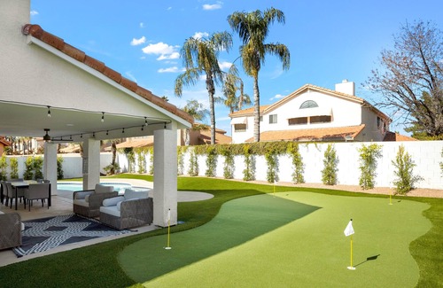Paradise Park Vista House | Prickly PEAR-ADISE 5 BDRM, Pool Table, Outdoor living, Ping Pong, Mountain Views