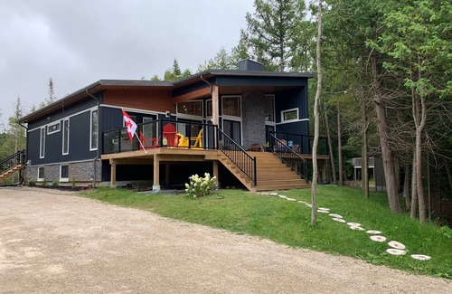 Sauble Beach Cottage | Prime Sauble Beach - Steps to Beach and Shops!
