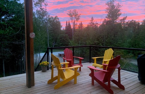 Sauble Beach Cottage | Prime Sauble Beach - Steps to Beach and Shops!