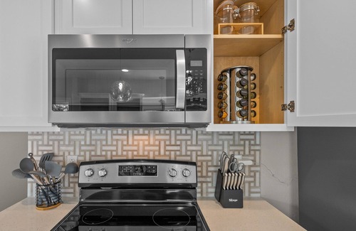 De Soto House | Private Hideout Surrounded by nature! Just miles from local Vineyards!