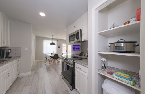 Keller House | Private Pool Oasis in the heart of DFW! Quiet and central.