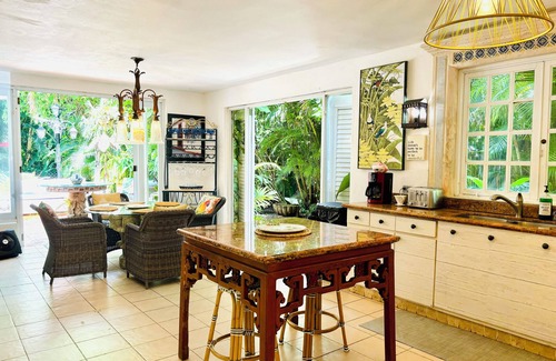 Navarro House | Private, relaxing, local charm.