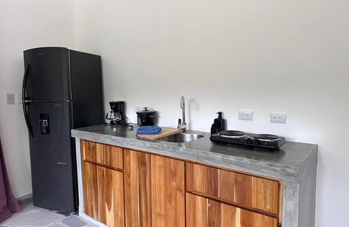 Javilla Apartment | Private Studio, 90 seconds to the beach, with AC, WiFi, & Pool