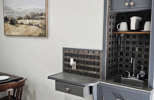 Oakes Estates Apartment | Private Suite on 3 Acres in North Naples!