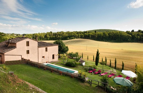 Simignano Villa | Private Villa with WIFI, A/C, hot tub, private pool, TV, patio, panoramic view, close to Siena