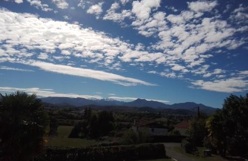 Saint-Gaudens Apartment | Pyrenees Vue - Vues Fantastique, Calme, Jardin, Piscine, Parking Gratuit Sur Place