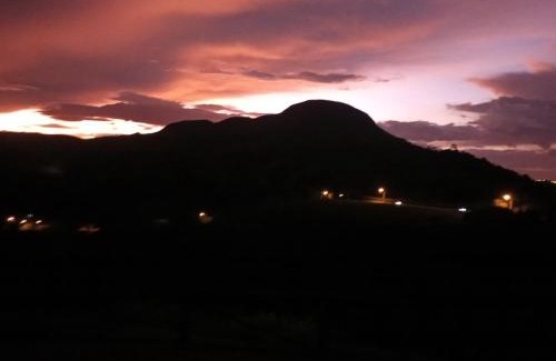 Sao Roque House | Quarto com vista para montanhas a 5 minutos da Estrada do Vinho
