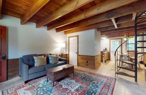 West Hartford Apartment | Quechee Hollow 2C