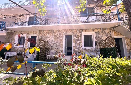 Vlore Apartment | Quiet Blue Guesthouse