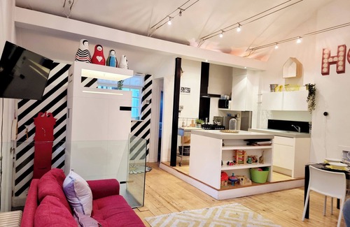 Seafront House | Quirky Seaside Family Cottage, Walk to the Waves!