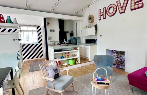 Seafront House | Quirky Seaside Family Cottage, Walk to the Waves!