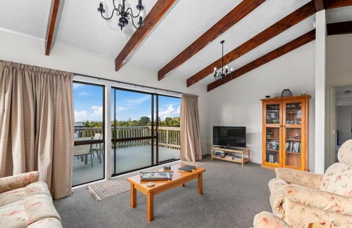 Motuoapa House | Rangimoana Rest - Motuoapa Holiday Home