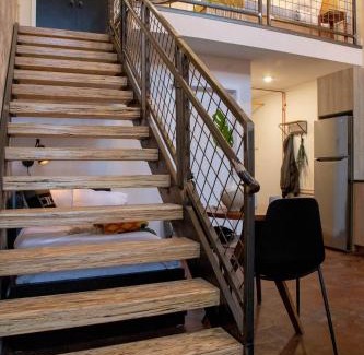 Center City Apartment | Reading Viaduct Loft, City Center, CONTACTLESS CHECK IN