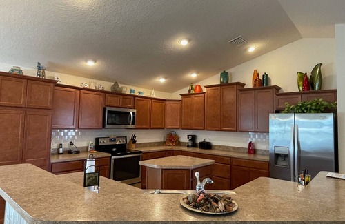 Summerfield House | Recently Updated 3 Bdrm Villa, Free WiFi, 4 person Golf Cart Included