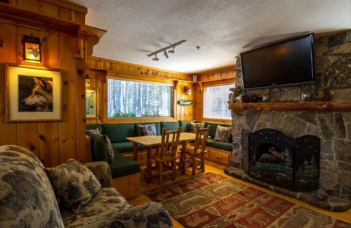 Tahoya Shores Apartment | Red Wolf Lakeside Lodge Studio Sleeps 2