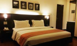Poblacion District Hotel | RedDoorz Plus at Hotel Esse