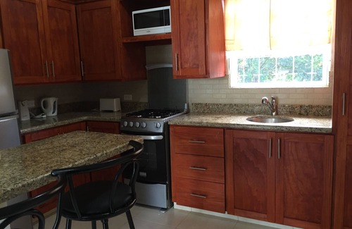 Sunset Crest Apartment | REDUCED RATE: Modern,Spacious,Unbeatable Location, close to amenities,SUPER HOST