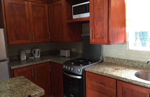 Sunset Crest Apartment | REDUCED RATE: Modern,Spacious,Unbeatable Location, close to amenities,SUPER HOST