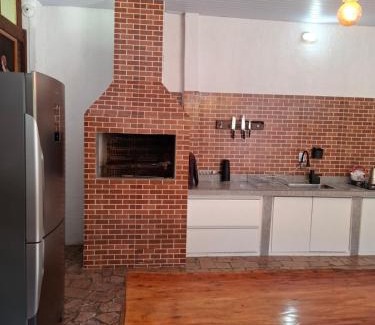 Guaratuba House | Refúgio Natural com Praia Paradisíaca a 300m