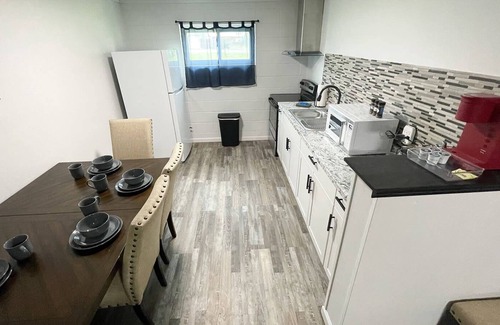 Kreole Apartment | Relaxing Ideal for Vacation 2 Queens 1 Bath 3 TVs