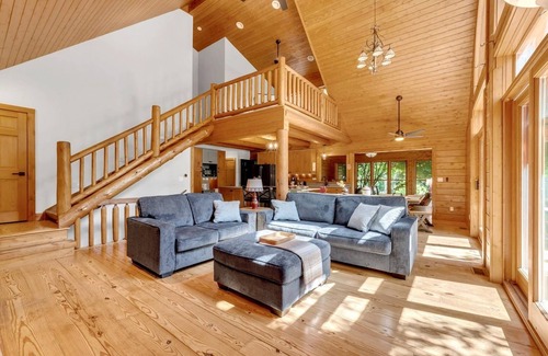 Menard County House | Relaxing Log Home Escape - Sauna, Hot Tub & Billiards!