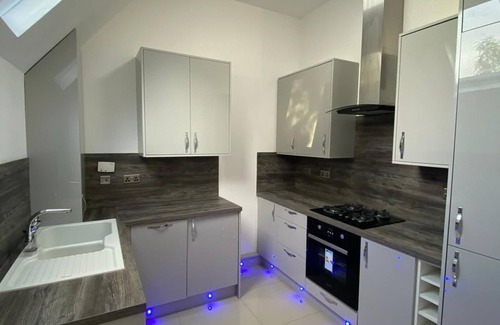 Wolverhampton Apartment | Remarkable 2-bed Penthouse in Wolverhampton