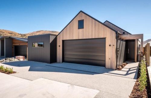 Kawarau Falls House | Remarkable stay in Queenstown