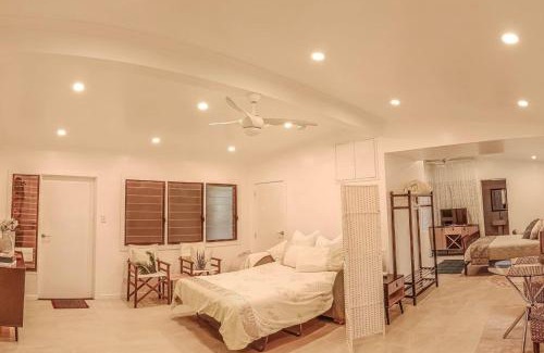 Witta House | Renovated 2-Bed Cottage - Sleeps 4 - Free Parking