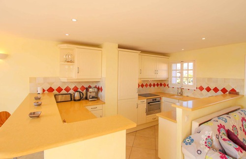 Port Grimaud Apartment | Renovated 2 bedrooms flat et 14 m mooring