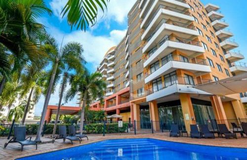 Darwin City Centre Apartment | Resort Style City View King Bed Pool Balcony