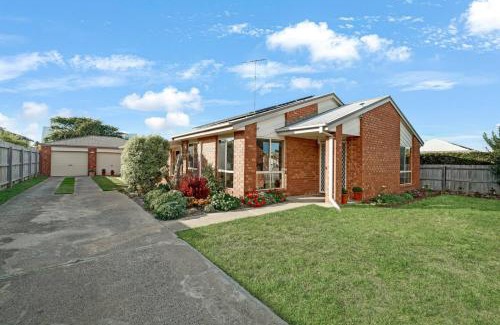 Torquay House | Retro Beach Break - 300 meters to the beach