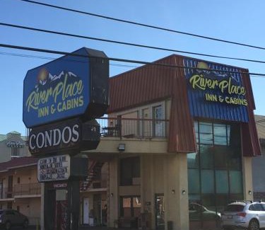 Pigeon Forge Hotel | River Place Inn