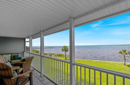 Port Charlotte Apartment | Riverfront Condo w Water Views-Heated Pool